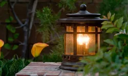 ما مقدار الضوء الذي تحتاجه أضواء الفناء؟