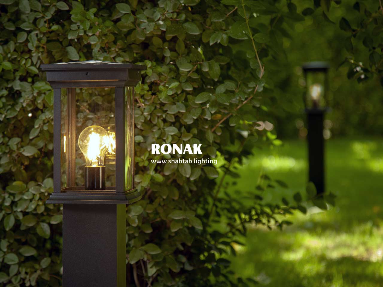 چراغ چمنی لوکس روناک برای زیباسازی محوطه باغ و منزل